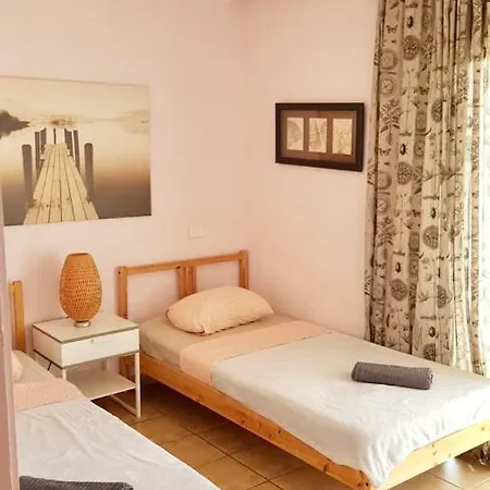 Avenida Puig * ארונה